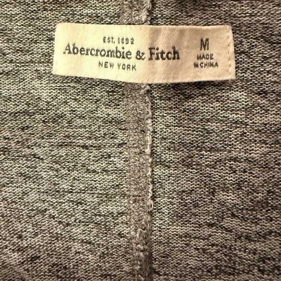Abercrombie & Fitch Women's Gray Long Sleeve V-Neck High Low Top, Size Medium - Picture 2 of 11